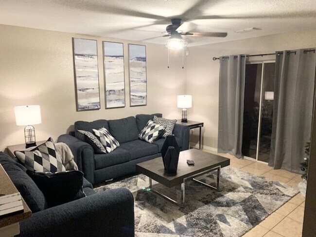 Building Photo - Furnished Resort Style Condo with Lake View