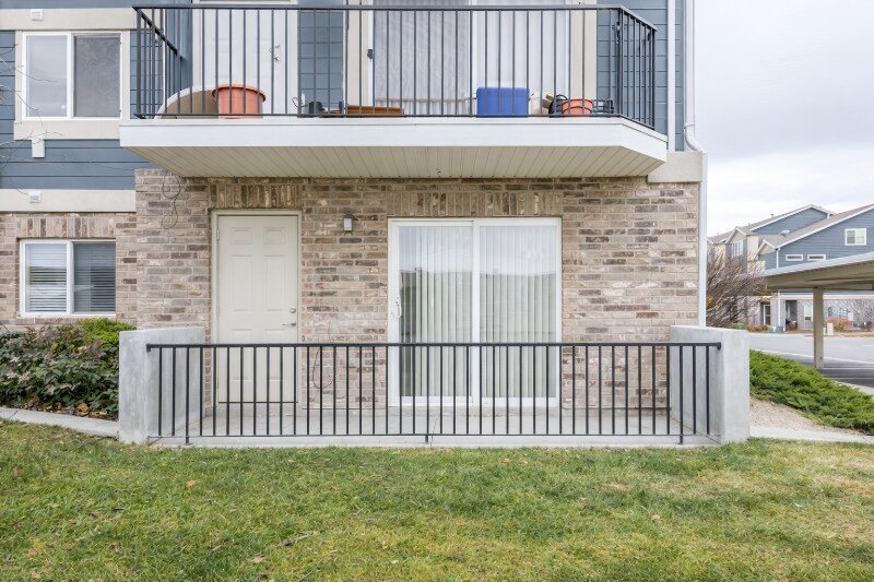 Building Photo - 56 E Resaca Dr