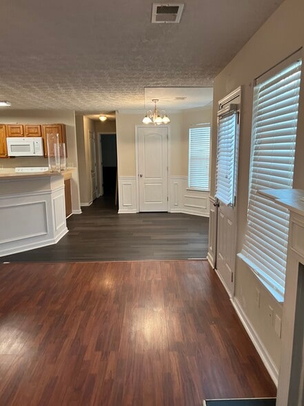 Building Photo - 827 Hannah Ct