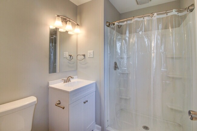 Building Photo - 105 Sandy Ln