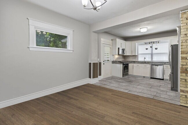 Building Photo - Charming Rental with Large Fenced Yard nea...