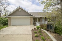 Building Photo - 1420 Bradford Dr