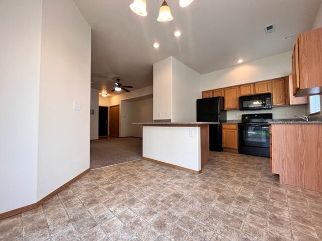 Building Photo - 1927 E Wilson Ln