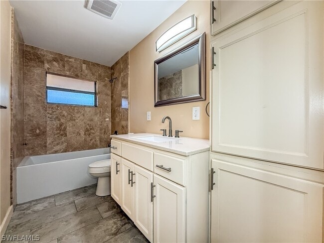 Building Photo - 2115 St Croix Ave