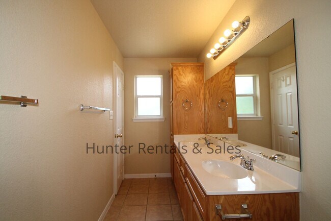 Building Photo - 4204 Elms Run Cir