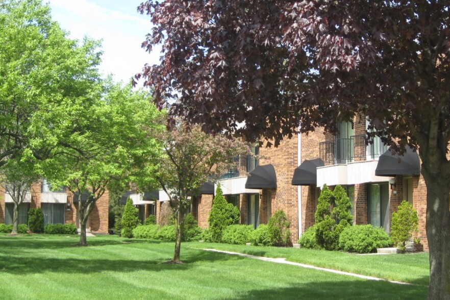 Primary Photo - Mackenzie Village Apartments