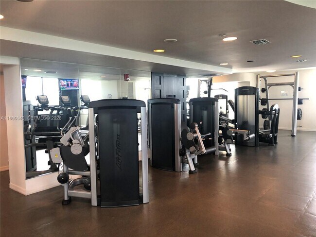 Building Photo - 1330 West Ave