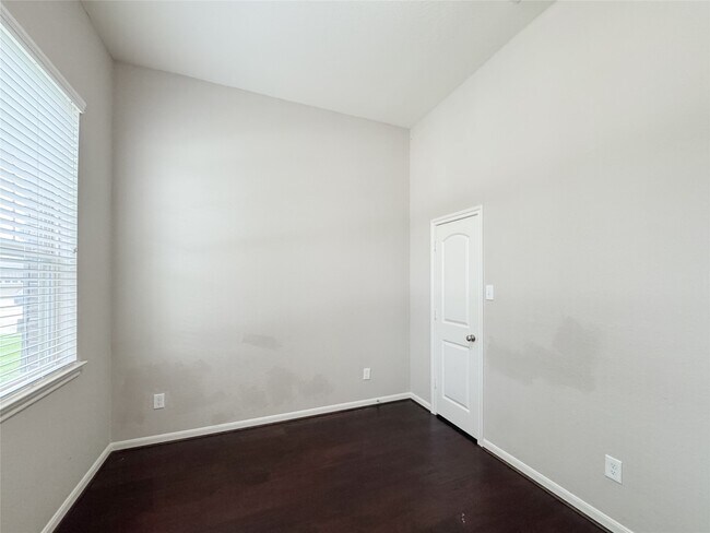 Building Photo - 4714 Western Brook Dr