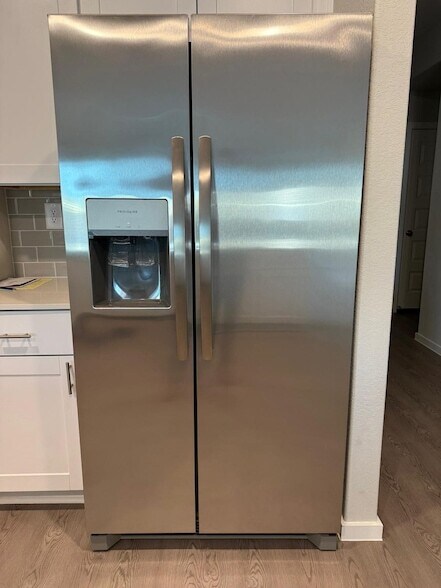 Building Photo - 2027 Summer Night Dr