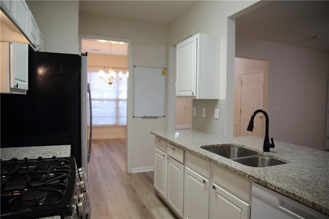 Building Photo - 5454 Medlock Corners Dr