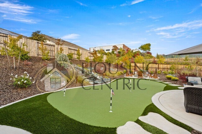 Building Photo - STUNNING Single Story Home with a Resort Style Backyard!
