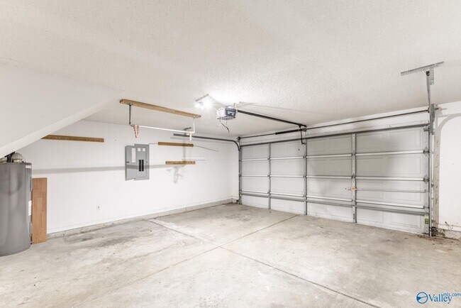 Building Photo - 117 Bambi Ln