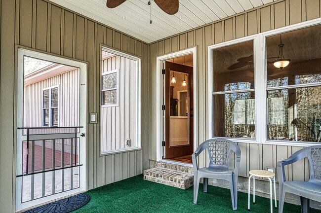 Building Photo - 16 Jubileo Ln