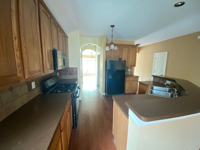 Building Photo - Great location, nice community! Won't last...