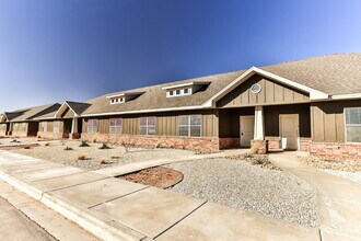Building Photo - Beautiful Town Homes