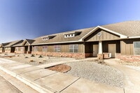 Building Photo - Beautiful Town Home