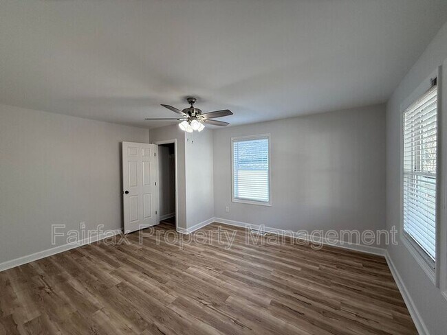 Building Photo - 312 Price Ave