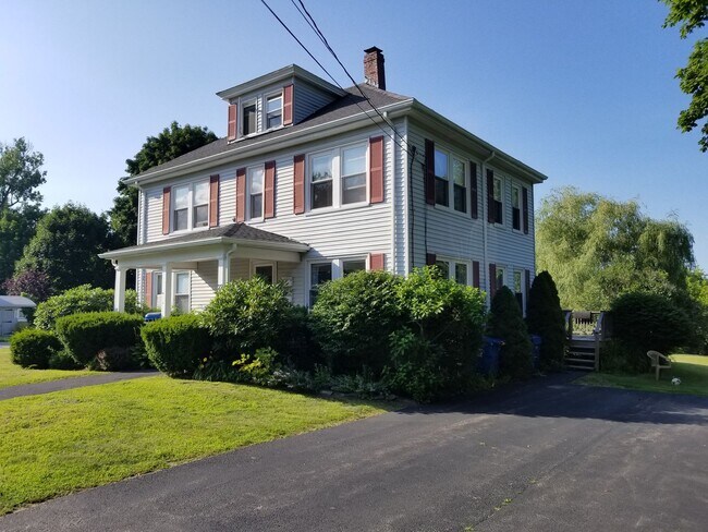 Primary Photo - 22 Bailey Ave