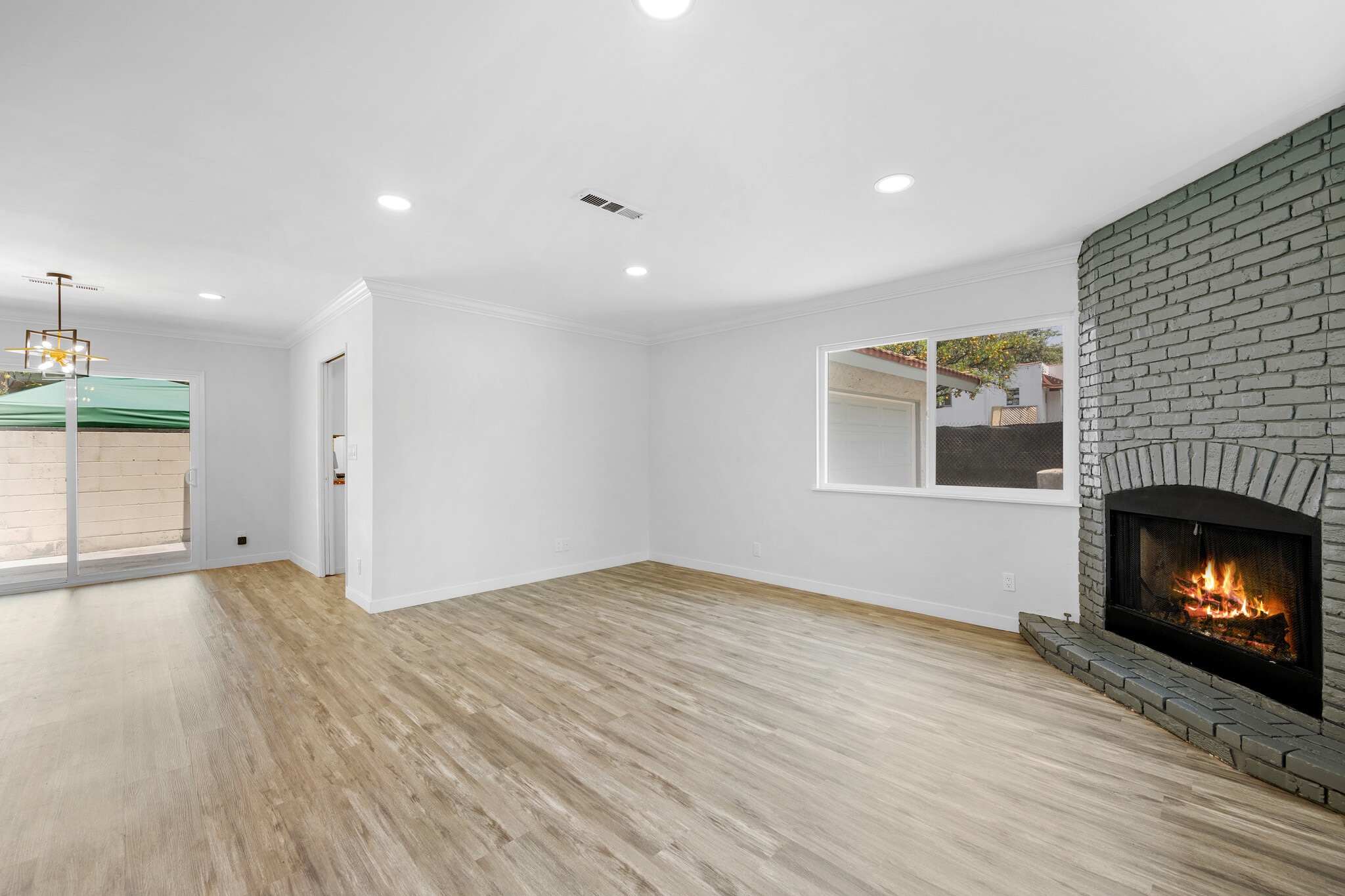 Building Photo - 575 Winona Way