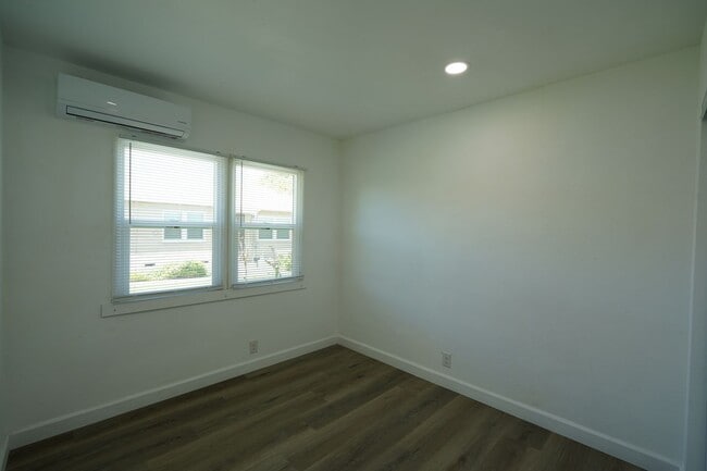 Building Photo - Dracaea Avenue