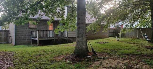 Building Photo - 3053 Setter St