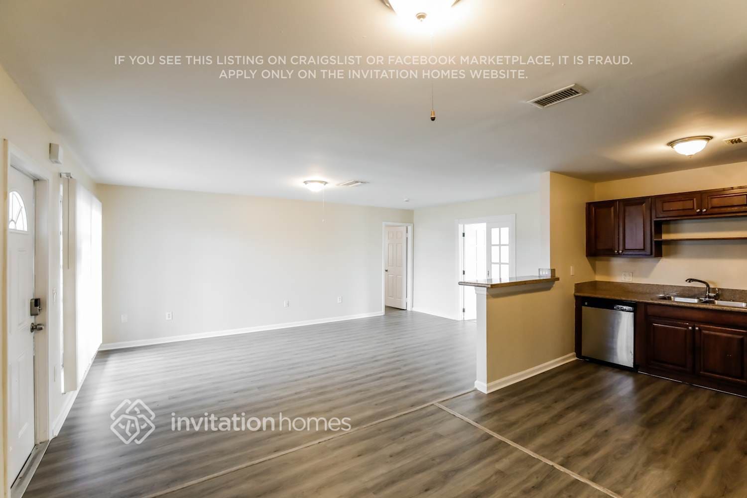 Building Photo - 11450 NW 35th Pl