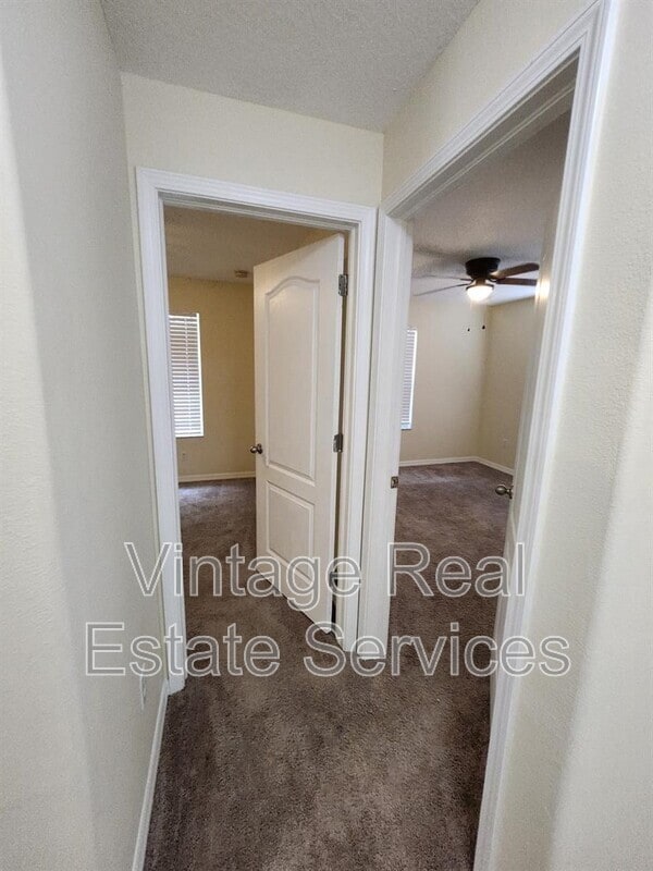 Building Photo - 10932 Keys Gate Dr