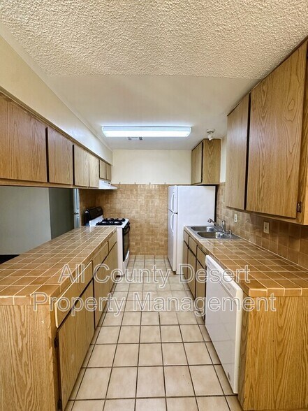 Building Photo - 13079 Eliseo Rd