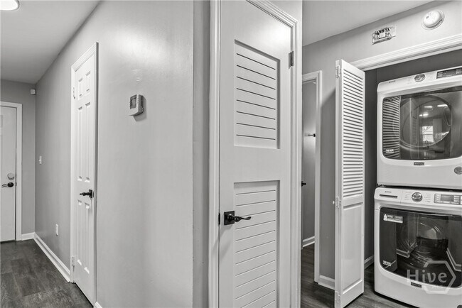 Building Photo - 140 Cumberland Ct