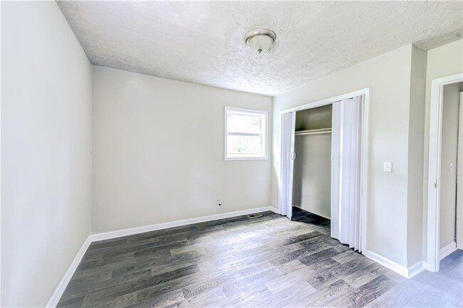 Building Photo - 5904 Heatherwood Ln