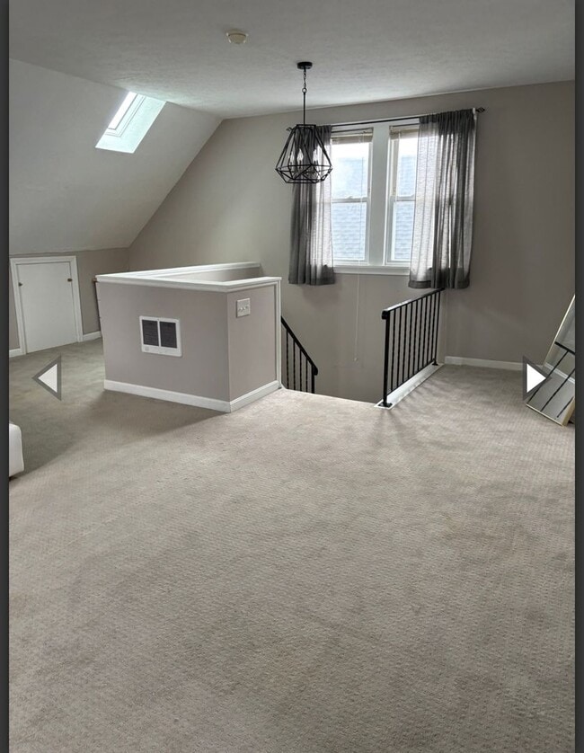 Building Photo - Room Rent