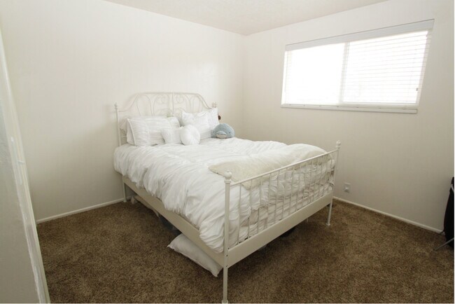 Building Photo - 483 N 100 E