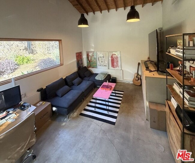 Building Photo - 640 Rome Dr