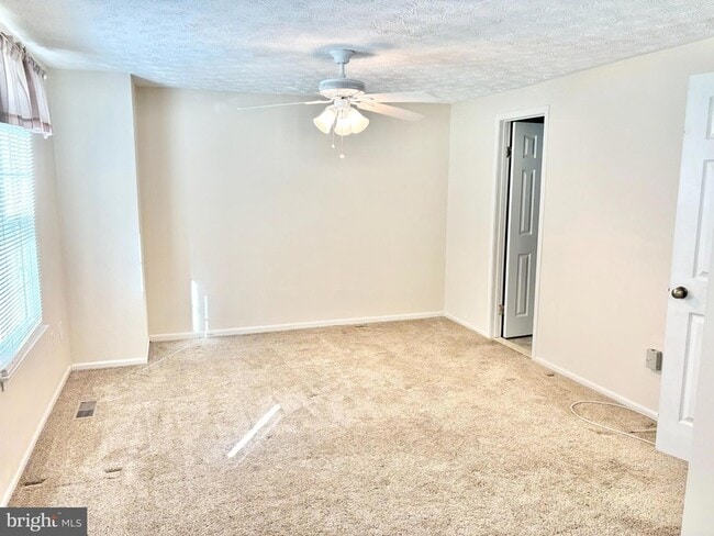 Building Photo - 1436 Point O Woods Ct