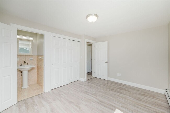 Building Photo - 125 Temi Rd