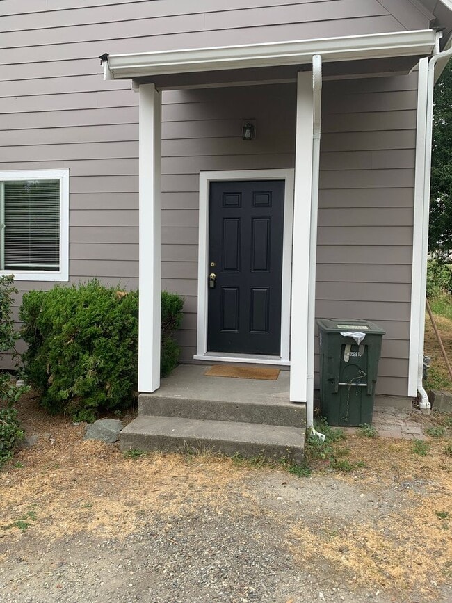 Building Photo - 800 Trail Rd