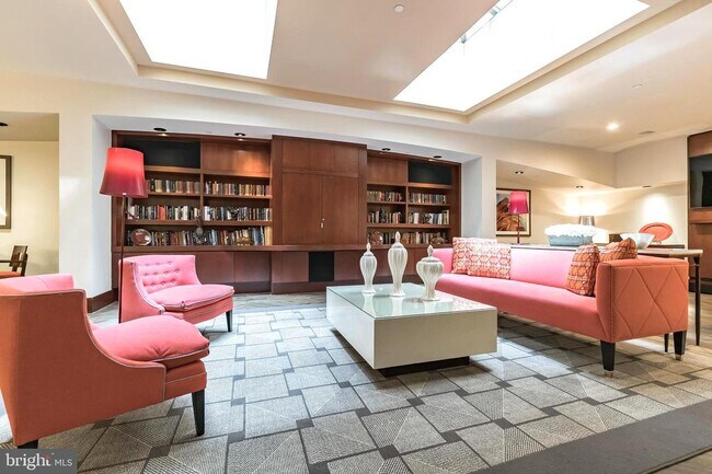 Building Photo - 1600 Arch St