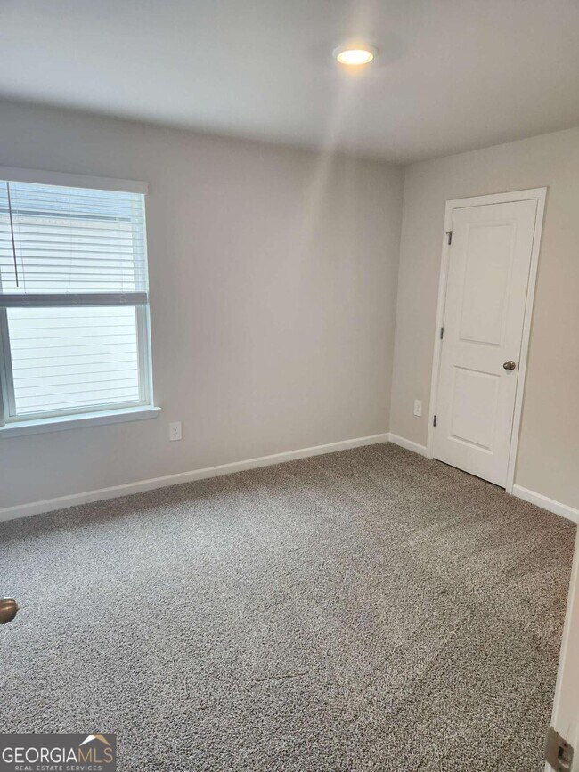 Building Photo - 2576 Double Oak Trl