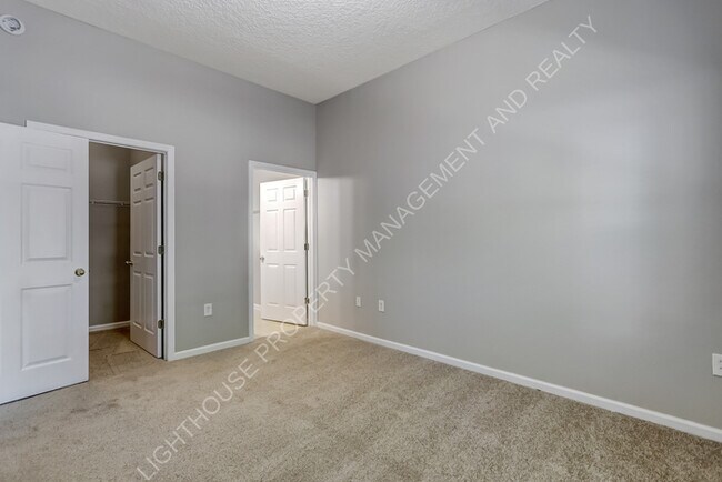 Building Photo - 6788 Manotak Oaks Dr