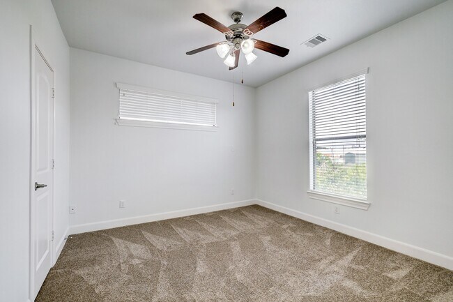 Building Photo - 2364 Sperber Ln