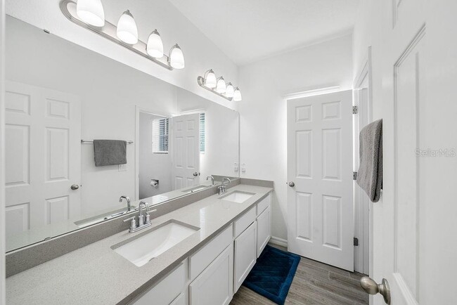 Building Photo - 15036 Willow Arbor Cir