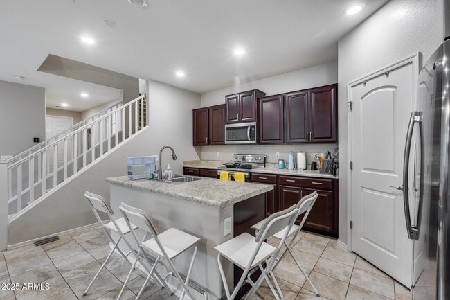 Building Photo - 6853 E Posada Cir