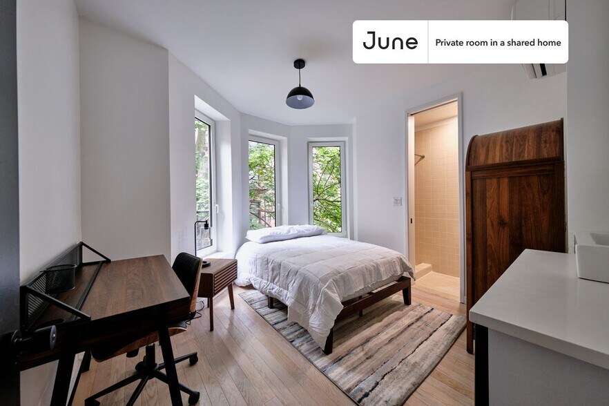 Primary Photo - Private bedroom in 4 bed/4 bath Home