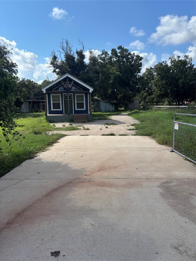 Building Photo - 2019 Frazer Dr