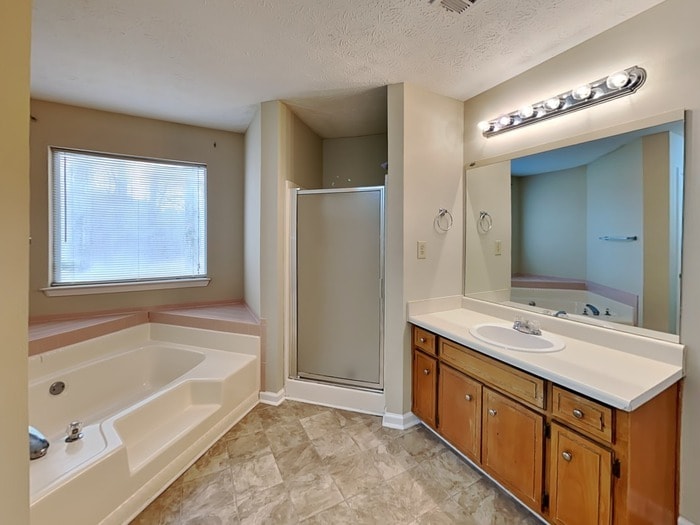 Building Photo - 411 Fieldgreen Dr