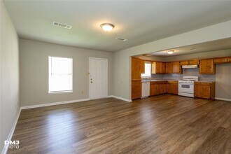 Building Photo - 3140 Boyd Ave