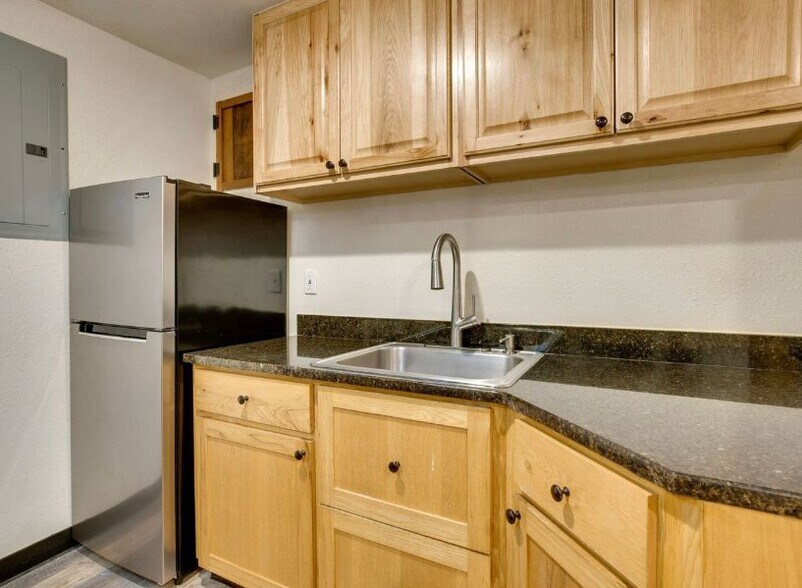 Building Photo - 6524 SE 87th Ave