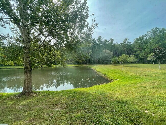 Building Photo - The Gables 2BR | 2.5BA Townhome!