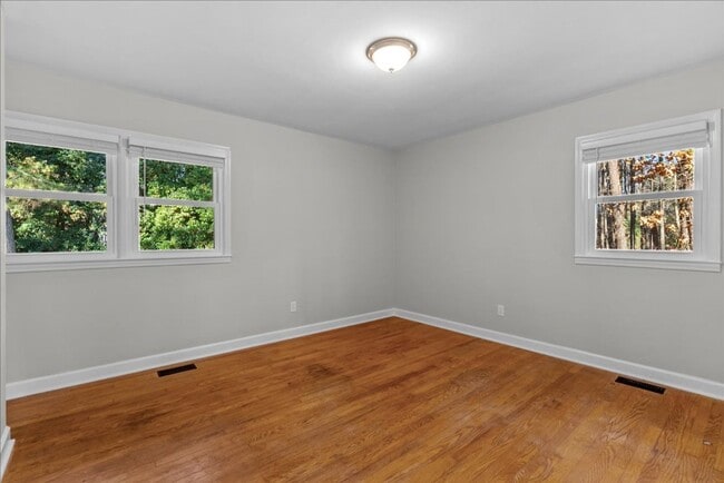 Building Photo - Lovely 3 Bedroom / 2 Bathroom Renovated Ranch Home for Rent