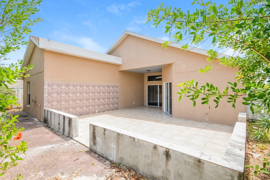 Building Photo - 721 Stonewyk Way